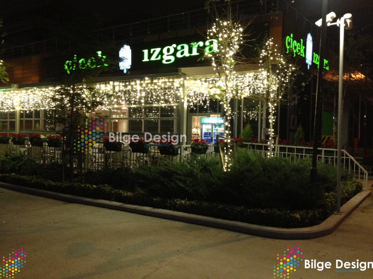 Barutçuoğlu Alışveriş Merkezi Yılbaşı Ağaç Saçak Led Işık Süslemesi - Kastamonu
