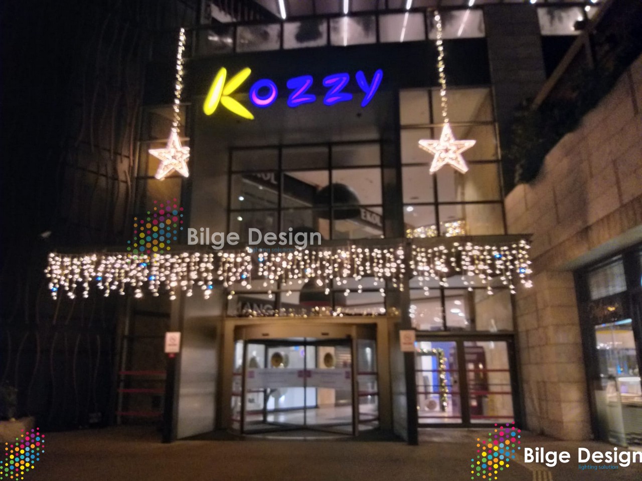 Kozzy Avm - İstanbul - Yılbaşı Süslemesi, Saçak, Işıklı Yılbaşı Ağacı